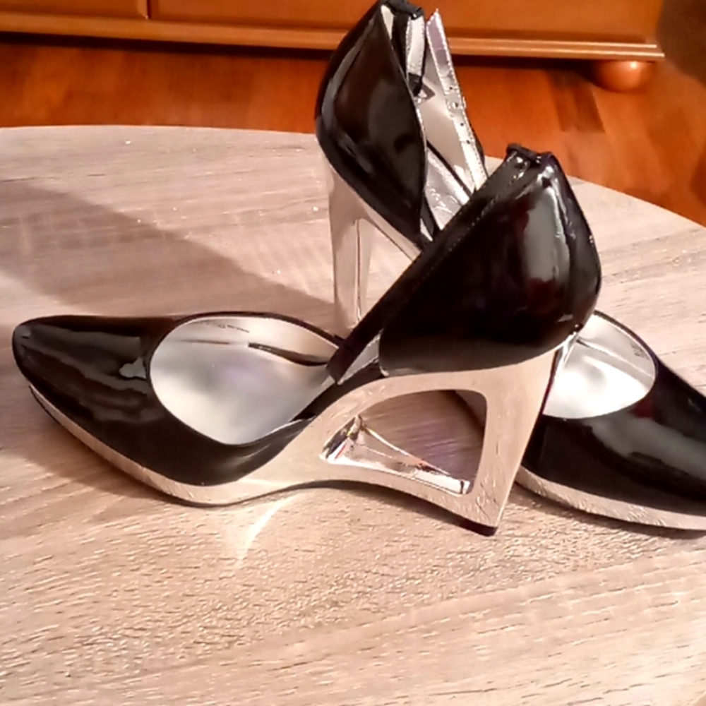 Jessica Simpson platform shoes. Size 8.
